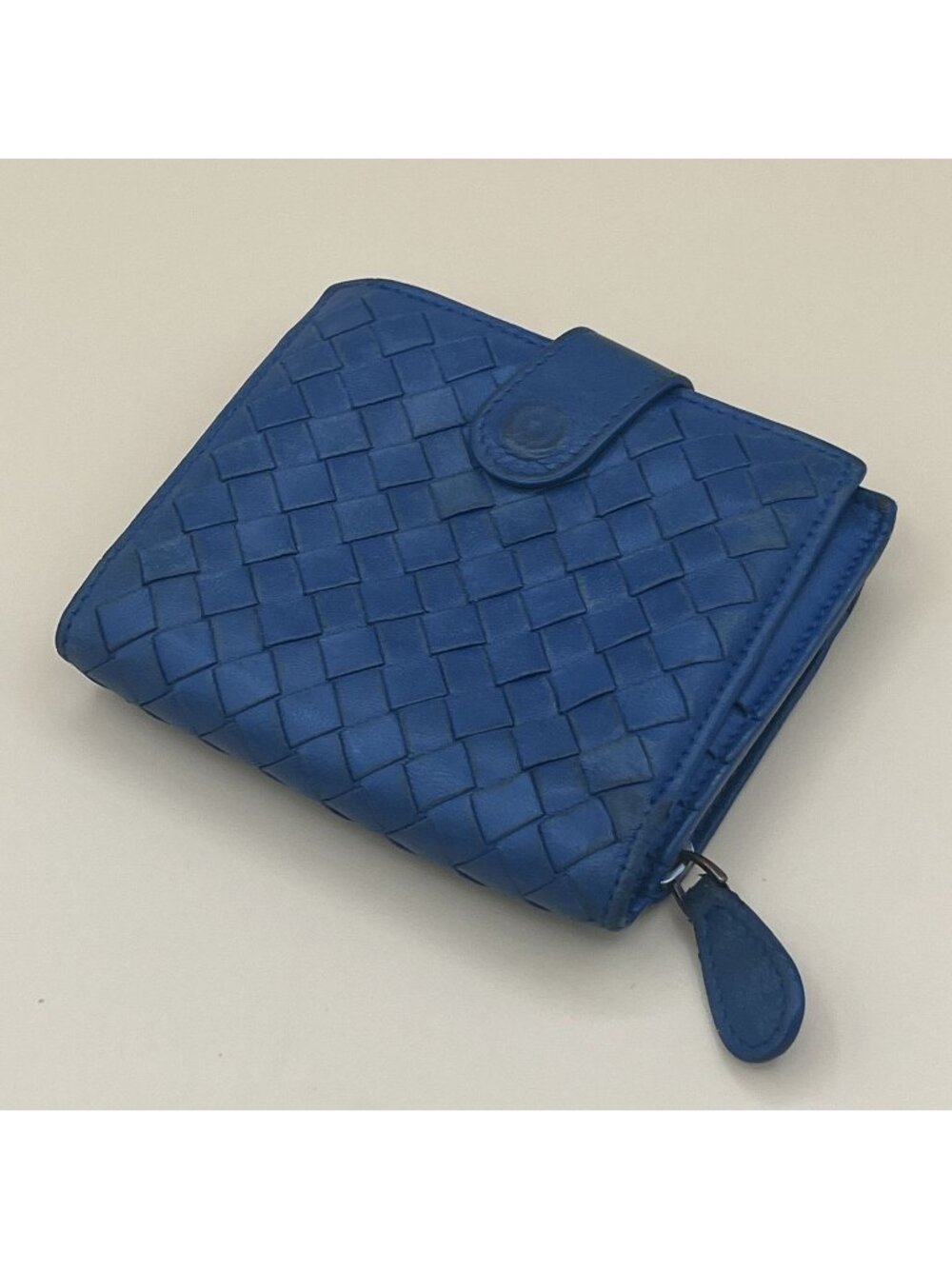 Bottega Veneta Blue Leather Woven Wallet With Snap & Zip Closures Made In Italy